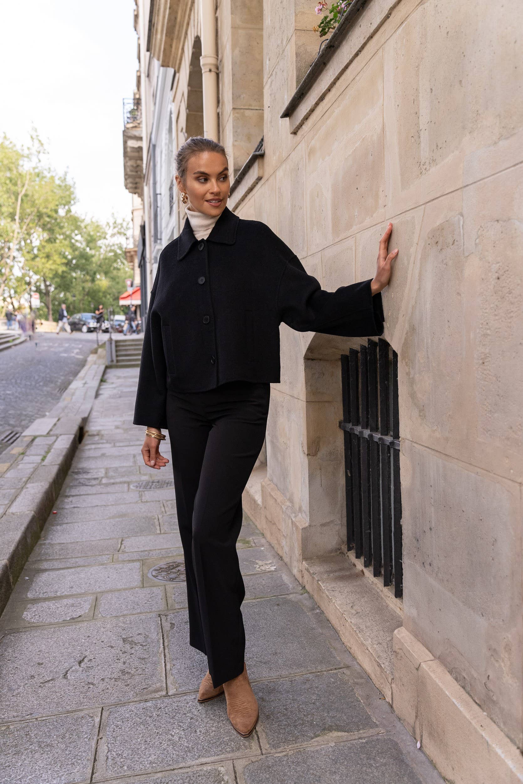 Attentif Paris - Vendita all'ingrosso Cappotto - Donna - Cappotto corto oversize artigianale in misto lana3