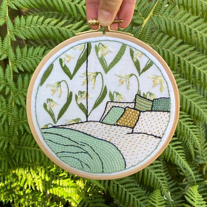 Cream Tea and Lace – Engroshandel Broderitilbehør – broderisæt vintergæk soveværelse, interiørdesign moderne bøjlekunst6