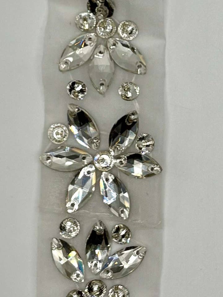 "Grandiose Original" Rhinsten Metervare for engroshandel hos Appliques with Glitz