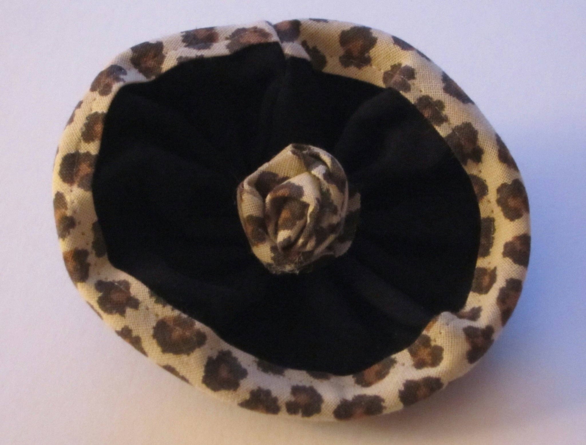 Style Showroom – wholesale Brooch – Ladies Black Corsage With Leopard Print Trim1