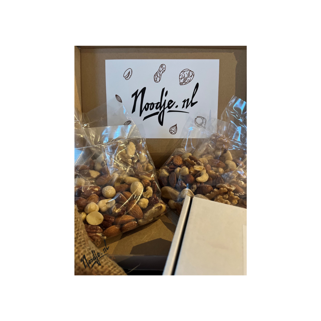Boxprojects - Wholesale Nuts - GiftBox Weekend mix 500 grams5