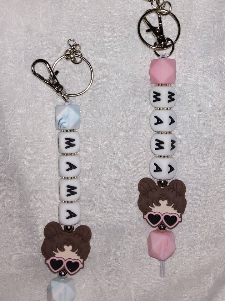 Mom Life nyckelring med rosa/blå marmor-hexagonformade silikonkulor för wholesale av BlingNBabes