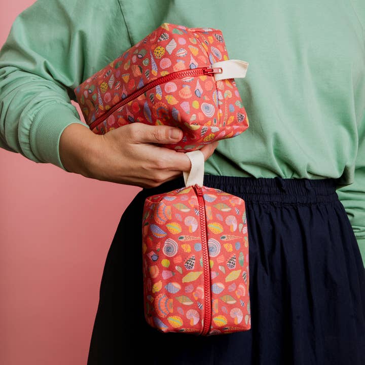 ECKE - Wholesale Makeup/Cosmetic Bag - Conchas Dark Red Vanity & Beauty Case5