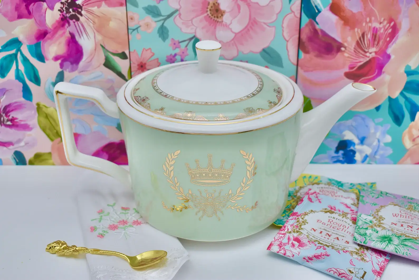 All Little Cute Things - Wholesale Tea Pot - Teapot Regency Gold Decal Queen Bee Mint Green0