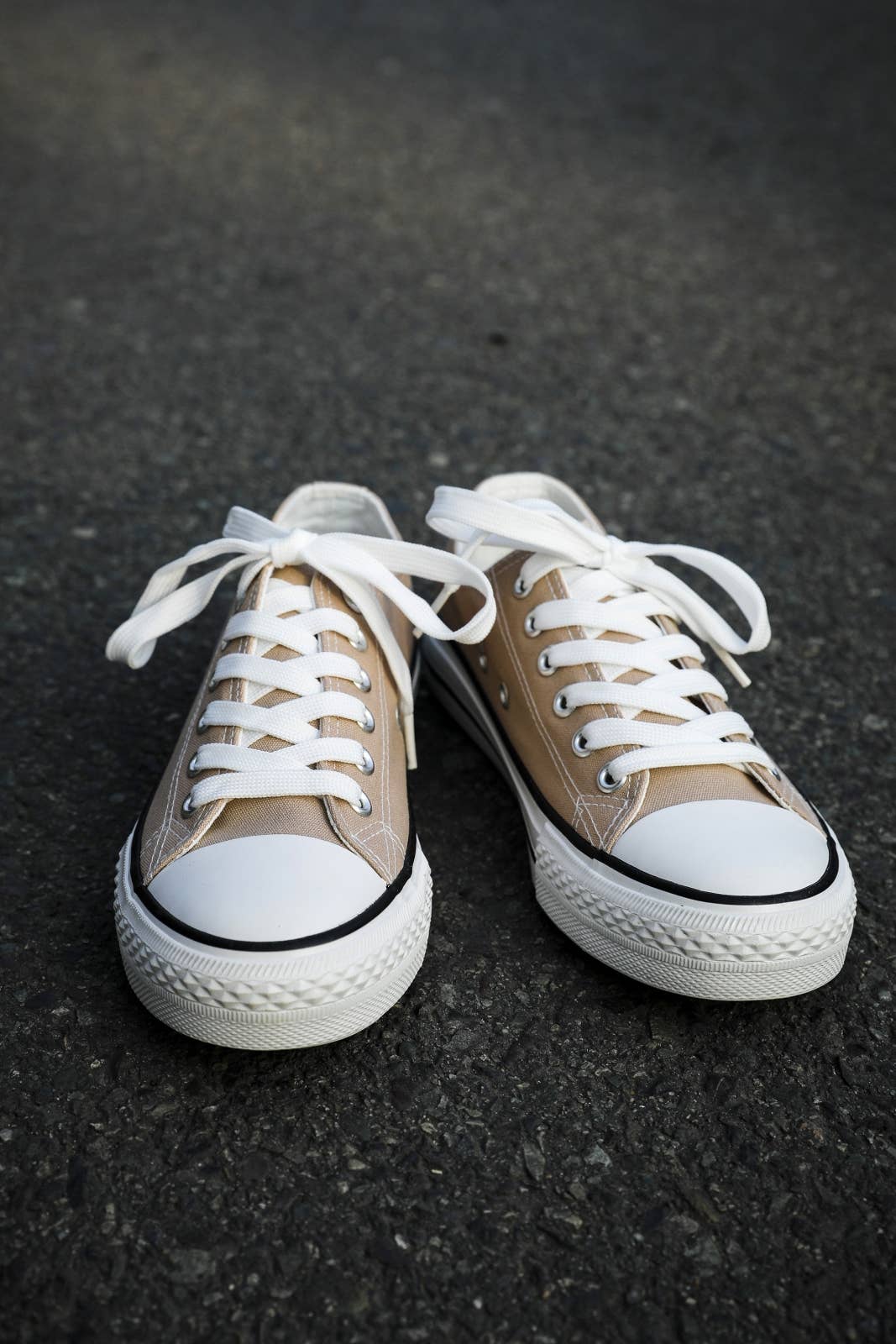 ERYNN - Wholesale Lifestyle Sneakers - Women's - Simple fabric sneakers - Yeela18