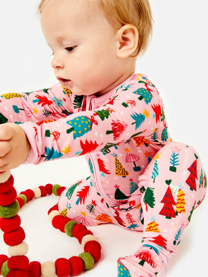 Clover Baby & Kids - Wholesale Sleepsuit - Baby - Soft & Stretchy Zipper Footie - Christmas Trees Pink