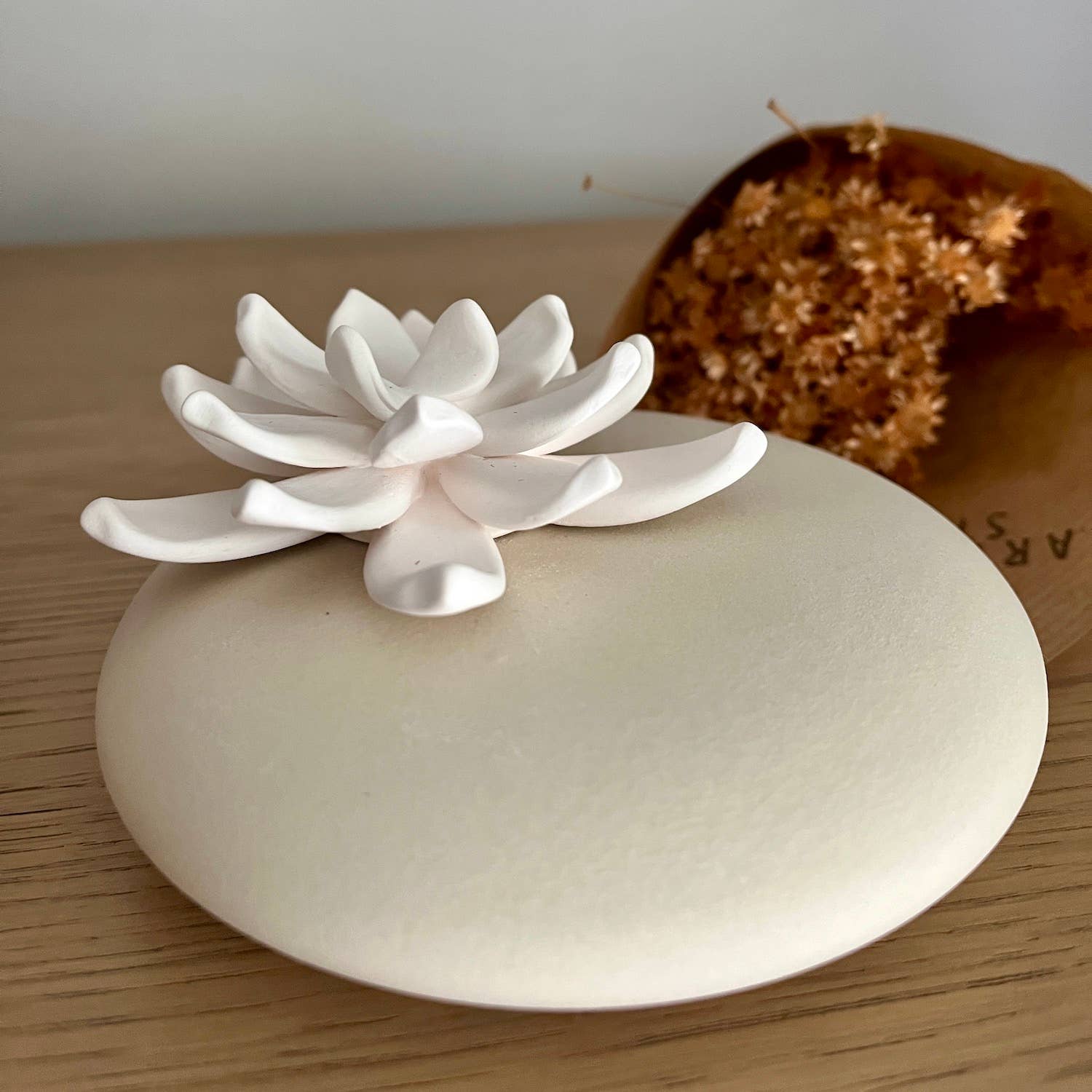 Anoq - Wholesale Reed Diffuser - Fragrance diffuser - LILI - Natural room perfumer7