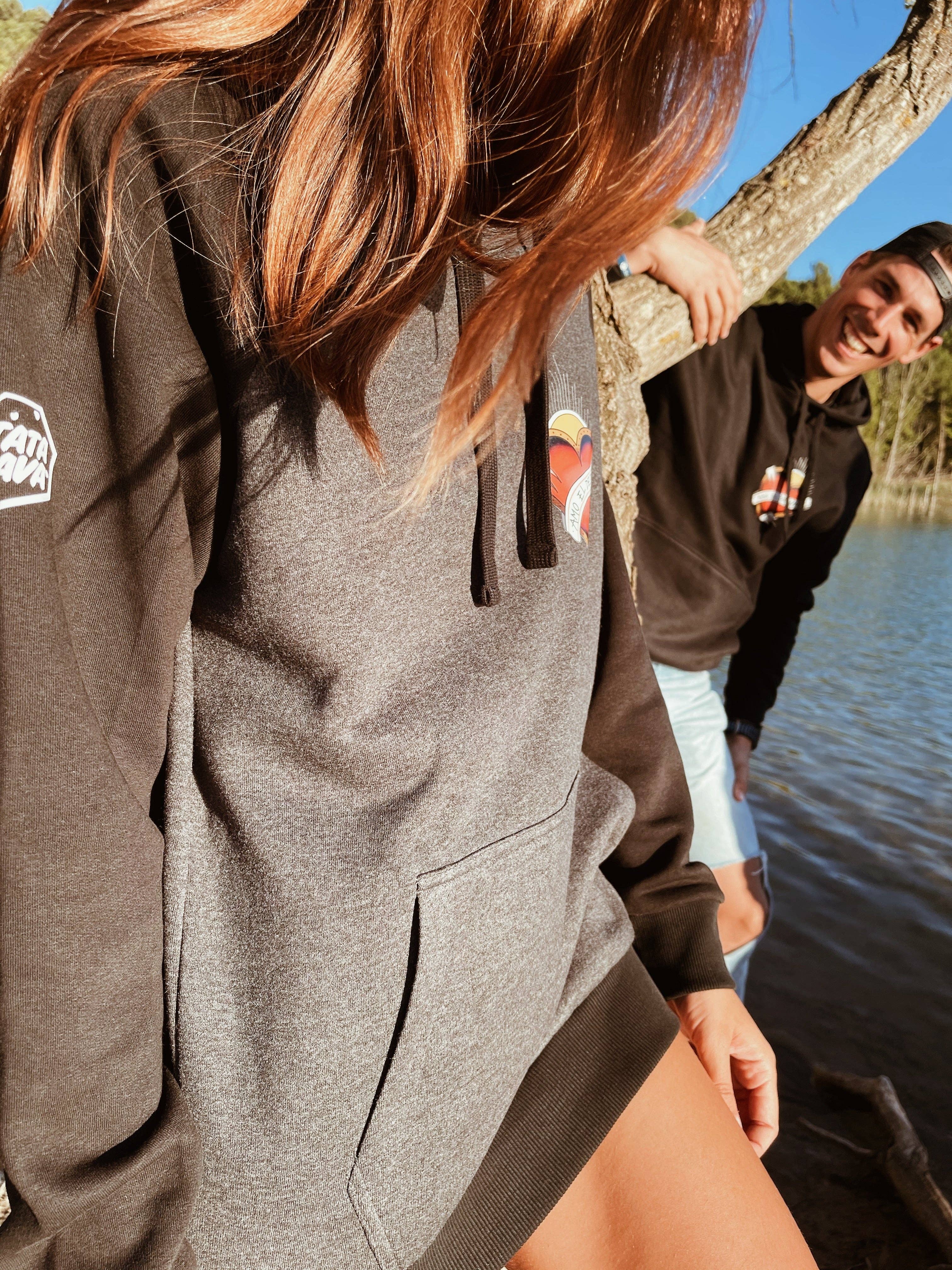 Anthracite Amo el Desmadre sweatshirt for wholesale on Faire1