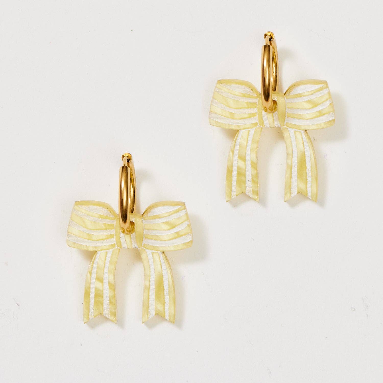 Martha Jean - Vente Boucles d'oreilles pendantes - Boucles d'oreilles à nœud - Jaune beurre0