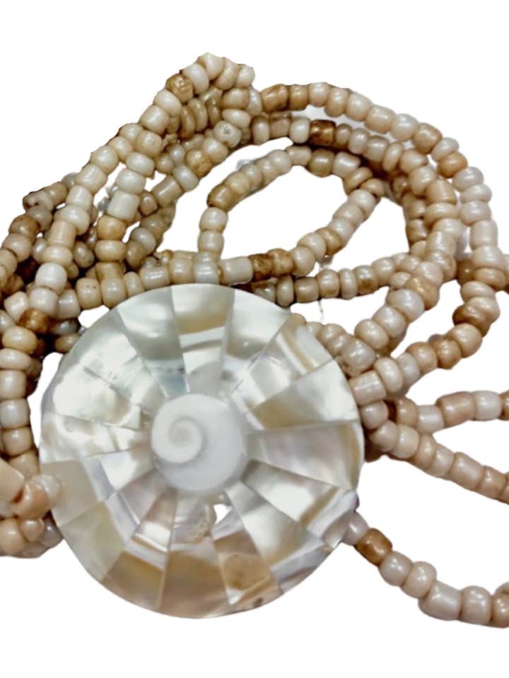 Bracciale elasticizzato a spirale con conchiglia per la vendita all'ingrosso da parte di Bamboo Source Tropical Decor
