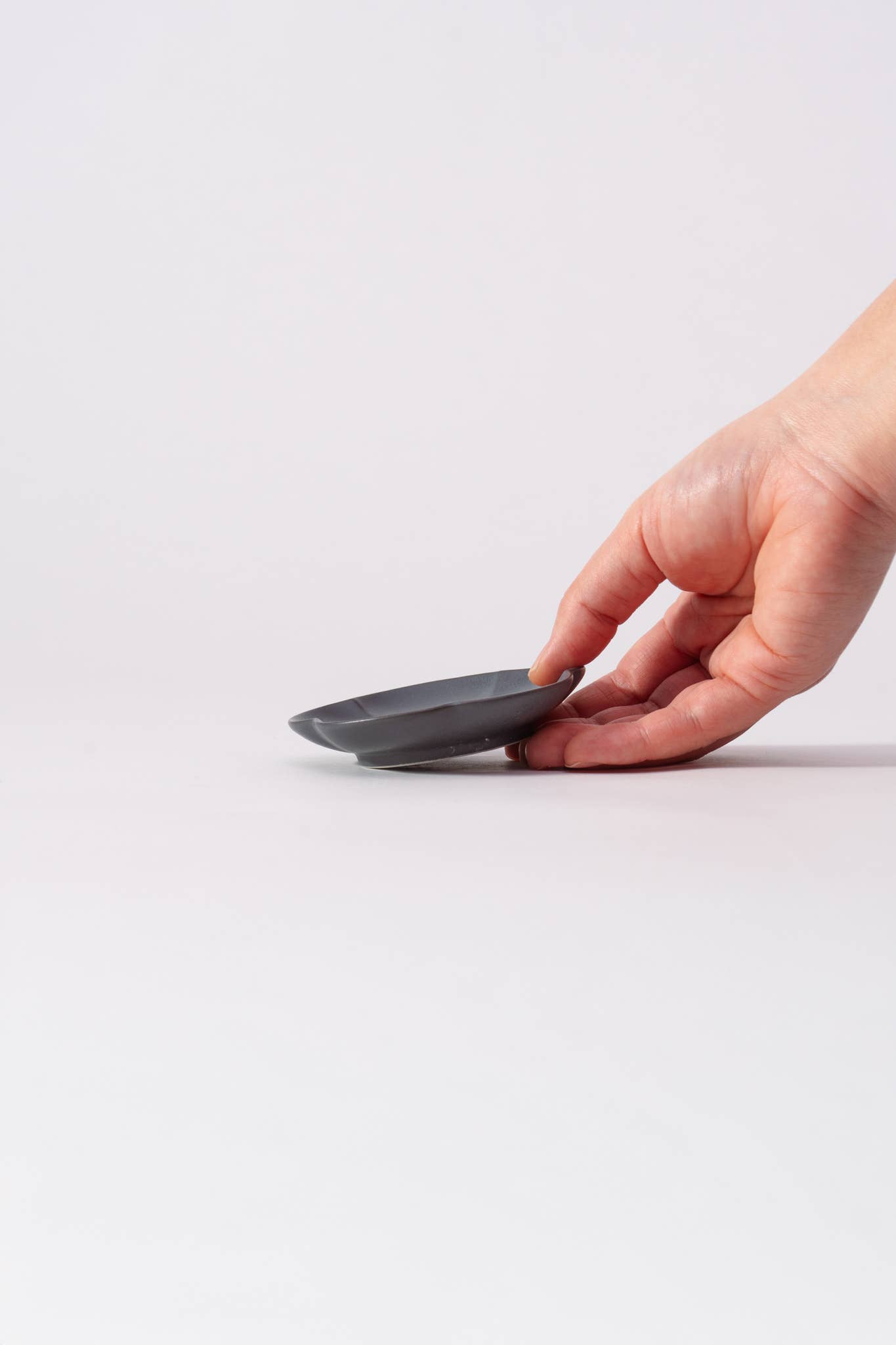 LAKOLE - Wholesale Dish - Mino Ware Mini Dish Ume Blossom Black4