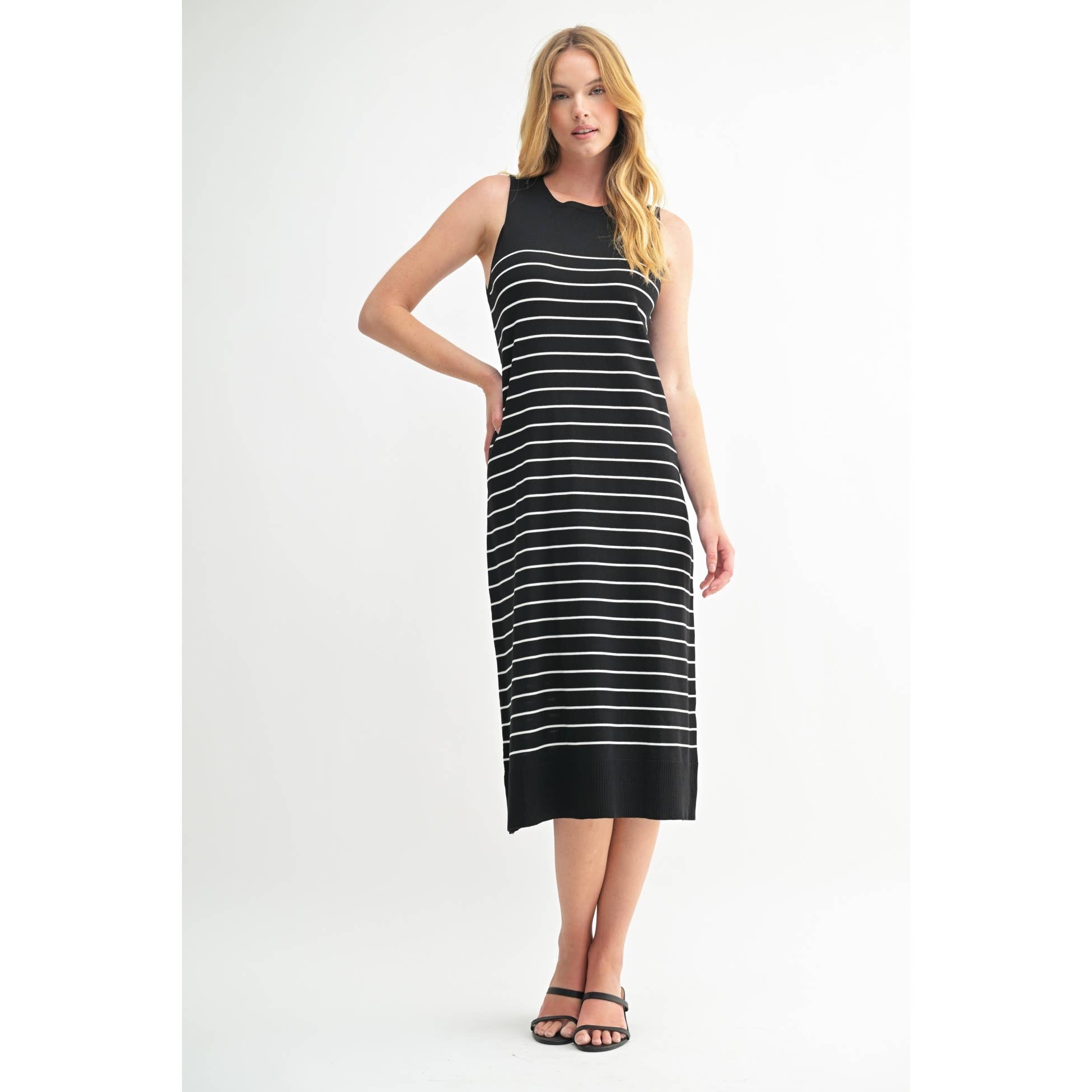 FUN2FUN - Vendita all'ingrosso Vestito - Donna - Abito midi senza maniche a righe con scollo rotondo.25