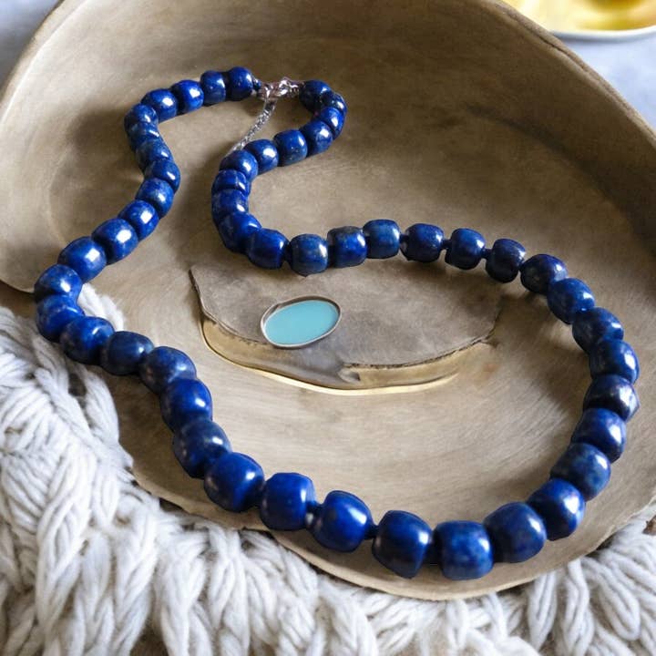 Halsband "PALERMO" i naturlig Lapis Lazuli för wholesale av TOURMALYN