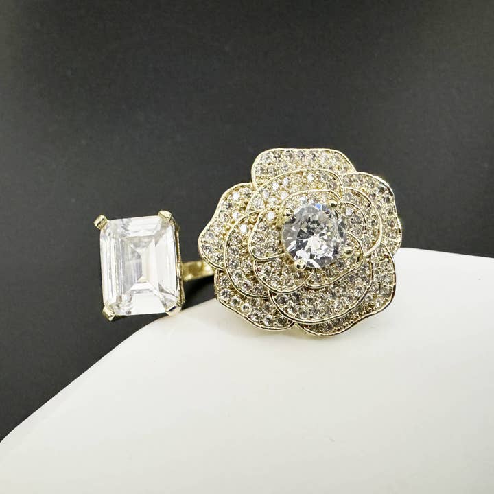 Ole - Wholesale Multi-Stone Ring - Floral Cubic Zirconia Rings R2494