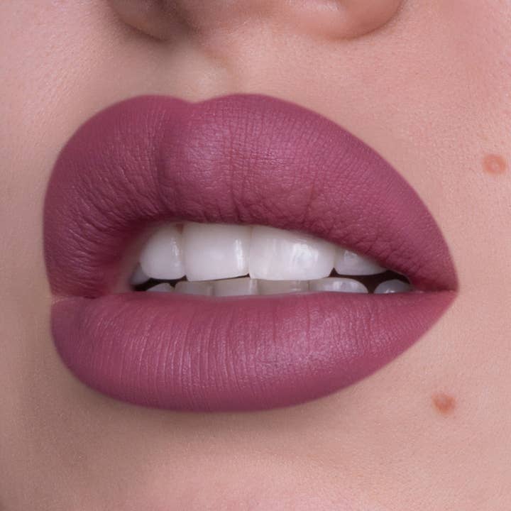 Rouge à lèvres liquide Foxglove pour la vente par Citrouille Cosmetics