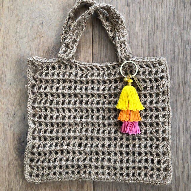 Luna-Leena - handmade in Nepal - Wholesale Keychain - Women's - Sleutelhanger kwastje geel - tasbedel - organisch handgemaakt1