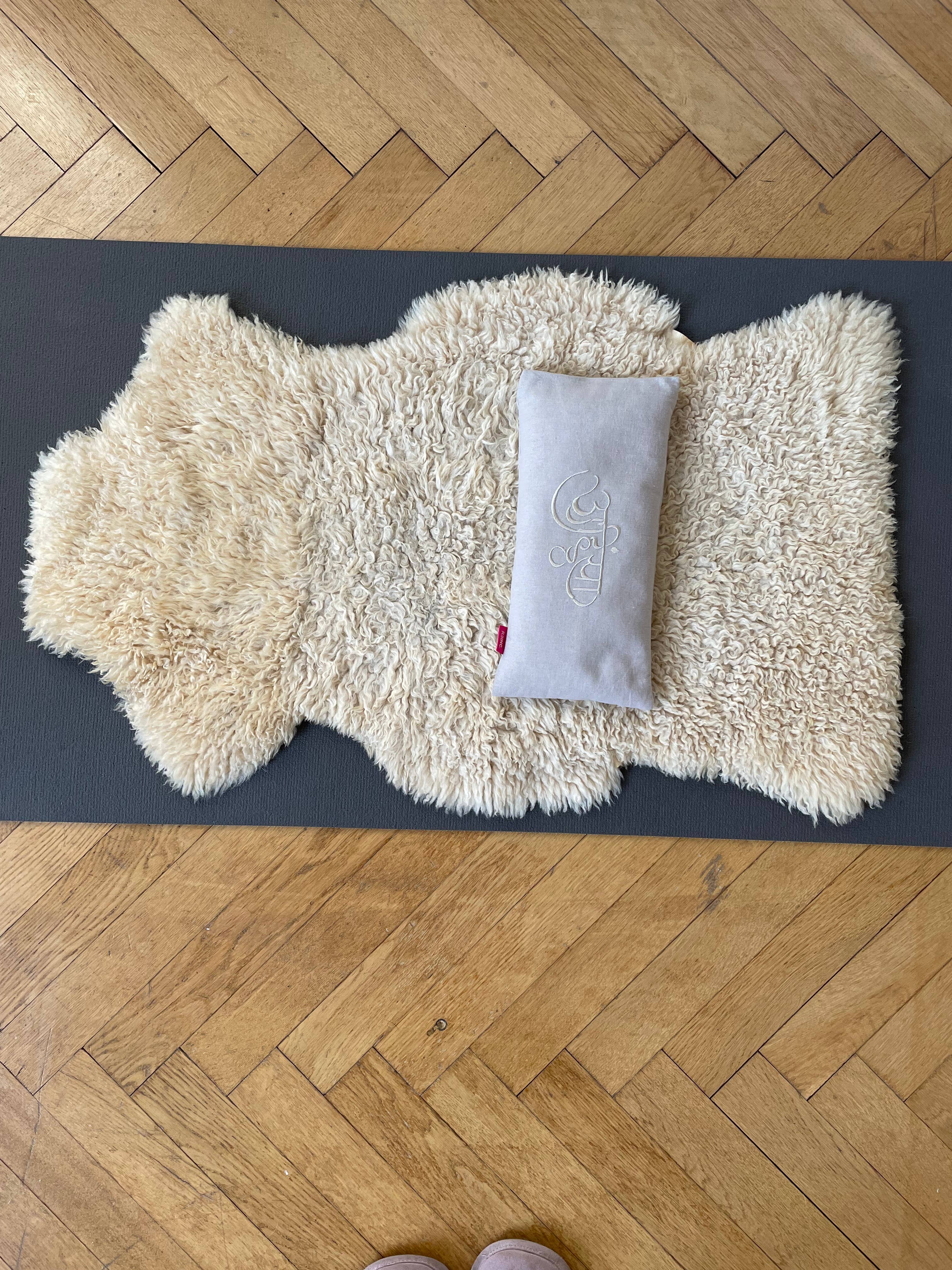 reinc. - Wholesale Yoga Block/Bolster - Organic yoga travel pillow mini Ahimsa, natural linen2