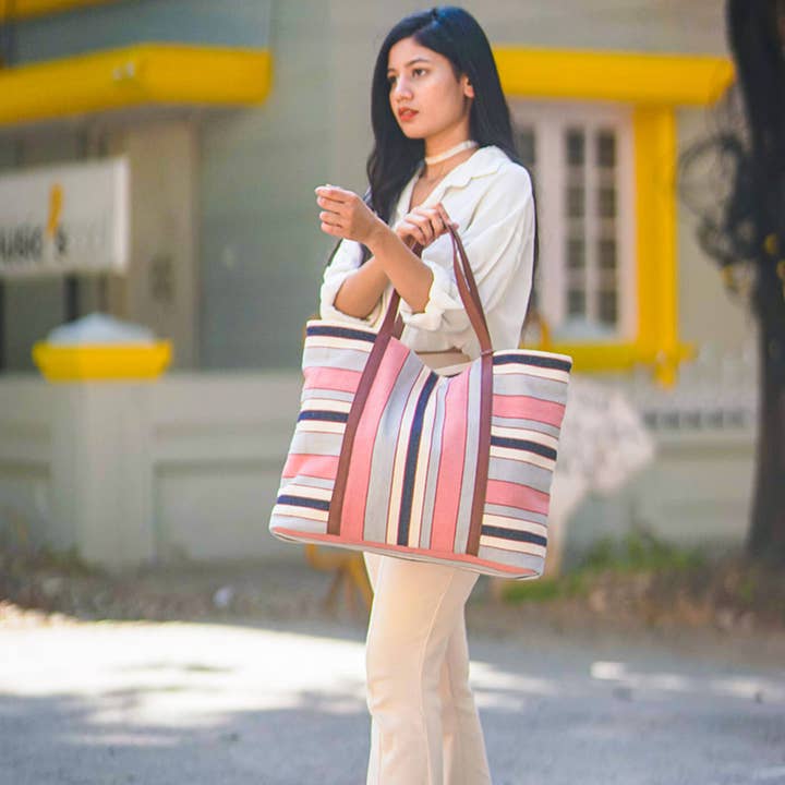 Mehrfarbige gestreifte Tragetasche mit Nappaledergriffen für den Großhandel von Zwende