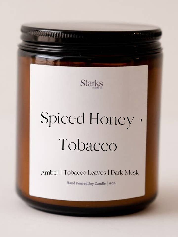 Candela ambrata da 9 oz. al miele speziato + foglie di tabacco per la vendita all'ingrosso da parte di Starks candle co.