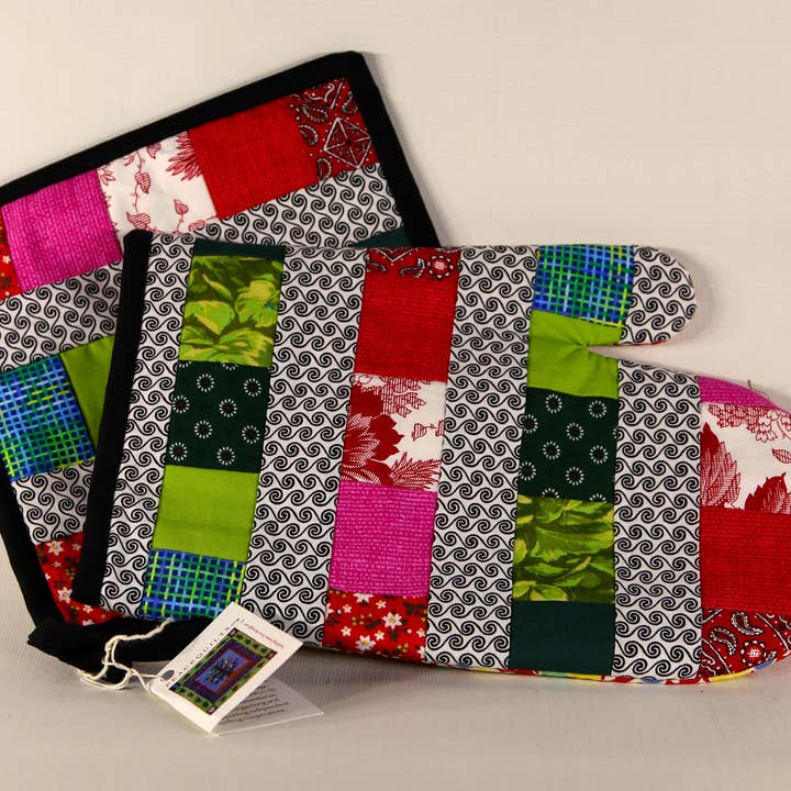 Multi-Colored Oven Mitt Set for wholesale by Atizan Goods by PeaceQuilts