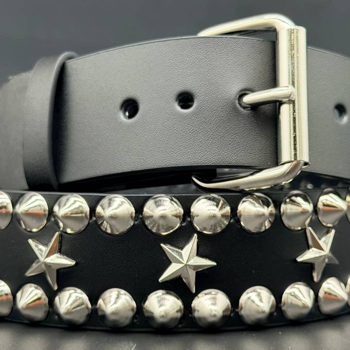 BT504 CEINTURE REINE À ÉTOILES ET CLOUS CONIQUES pour la vente par Funk Plus