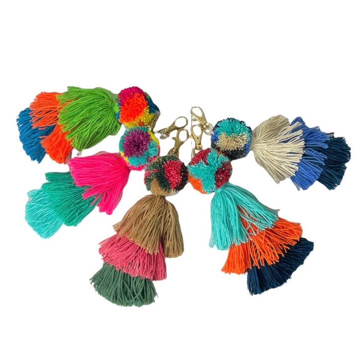 Charm e portachiavi con nappine in stile boho chic per la vendita all'ingrosso da parte di Colorful 4U