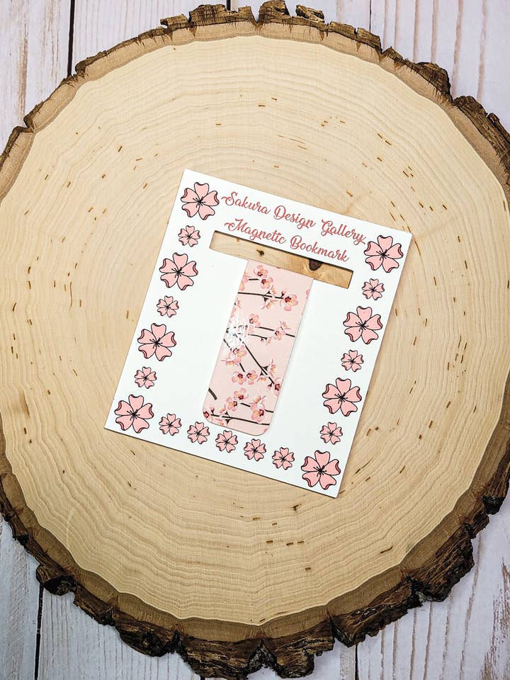 Marque-page magnétique Fleur de cerisier rose – Cadeau de lecture floral pour la vente par Sakura Design Gallery