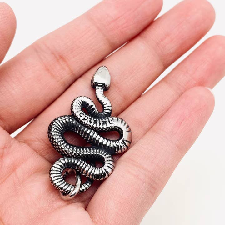 Mio Queena - Wholesale Craft Supplies - Stainless Steel Blackening Snake Charm Pendant - MJ/MNP2