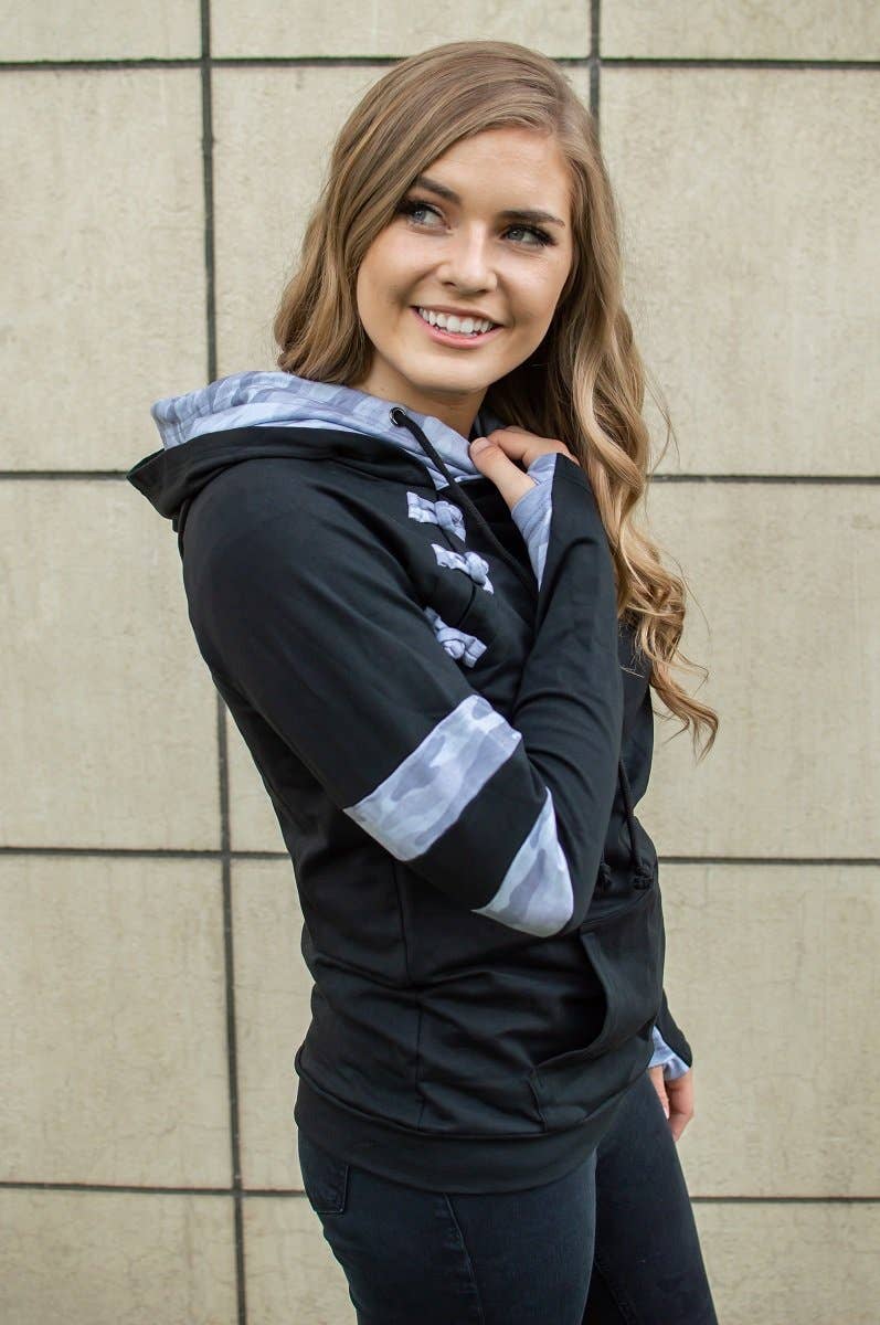 Rogue Society Apparel®️ – Großhandel Hoodie – Damen – Varsity Camo Hoodie jetzt für Kinder erhältlich!2