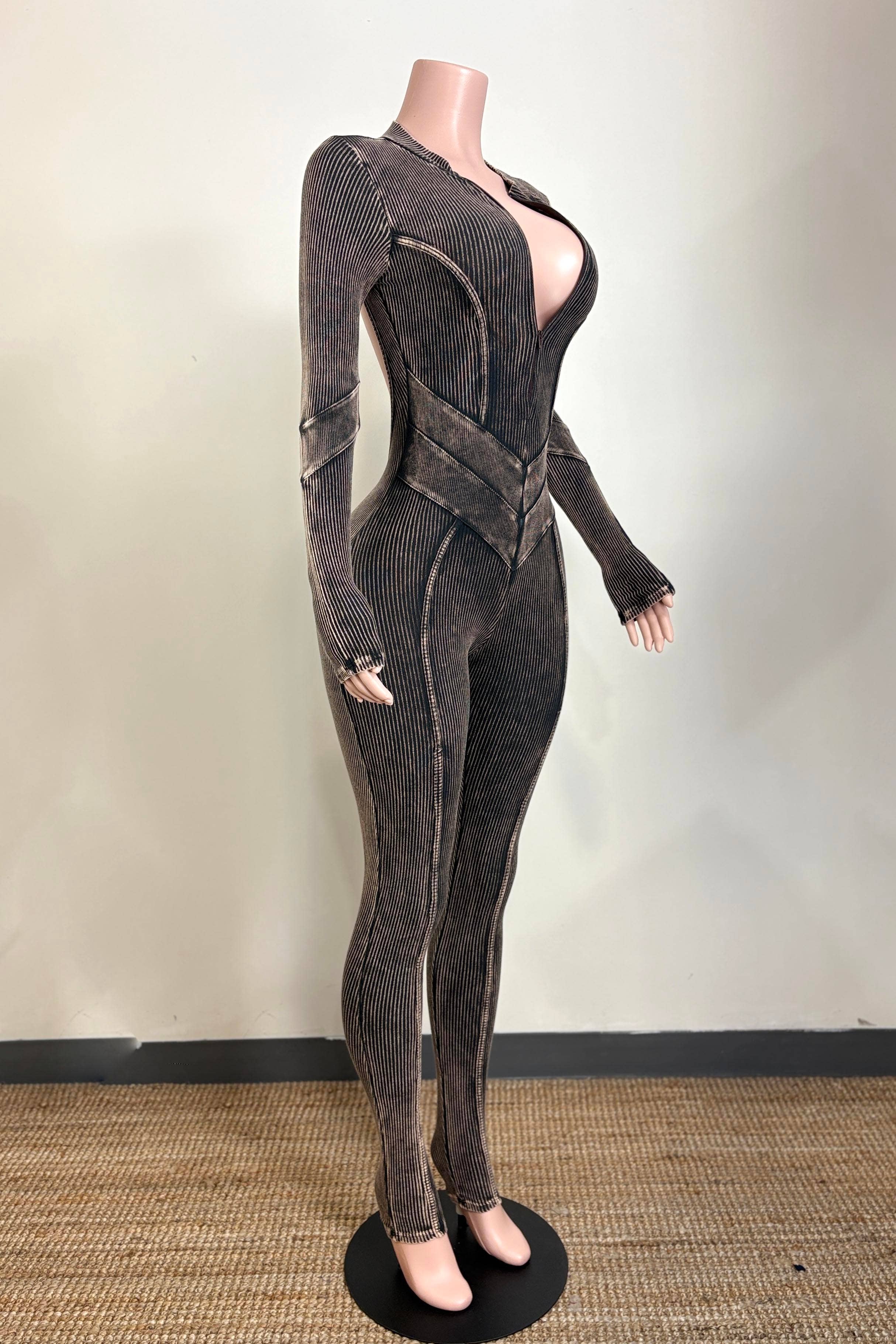 Dalia Studio - Vente Combinaison – femme - COMBINAISON DOS OUVERT À CHEVRON LAVAGE MINÉRAL11