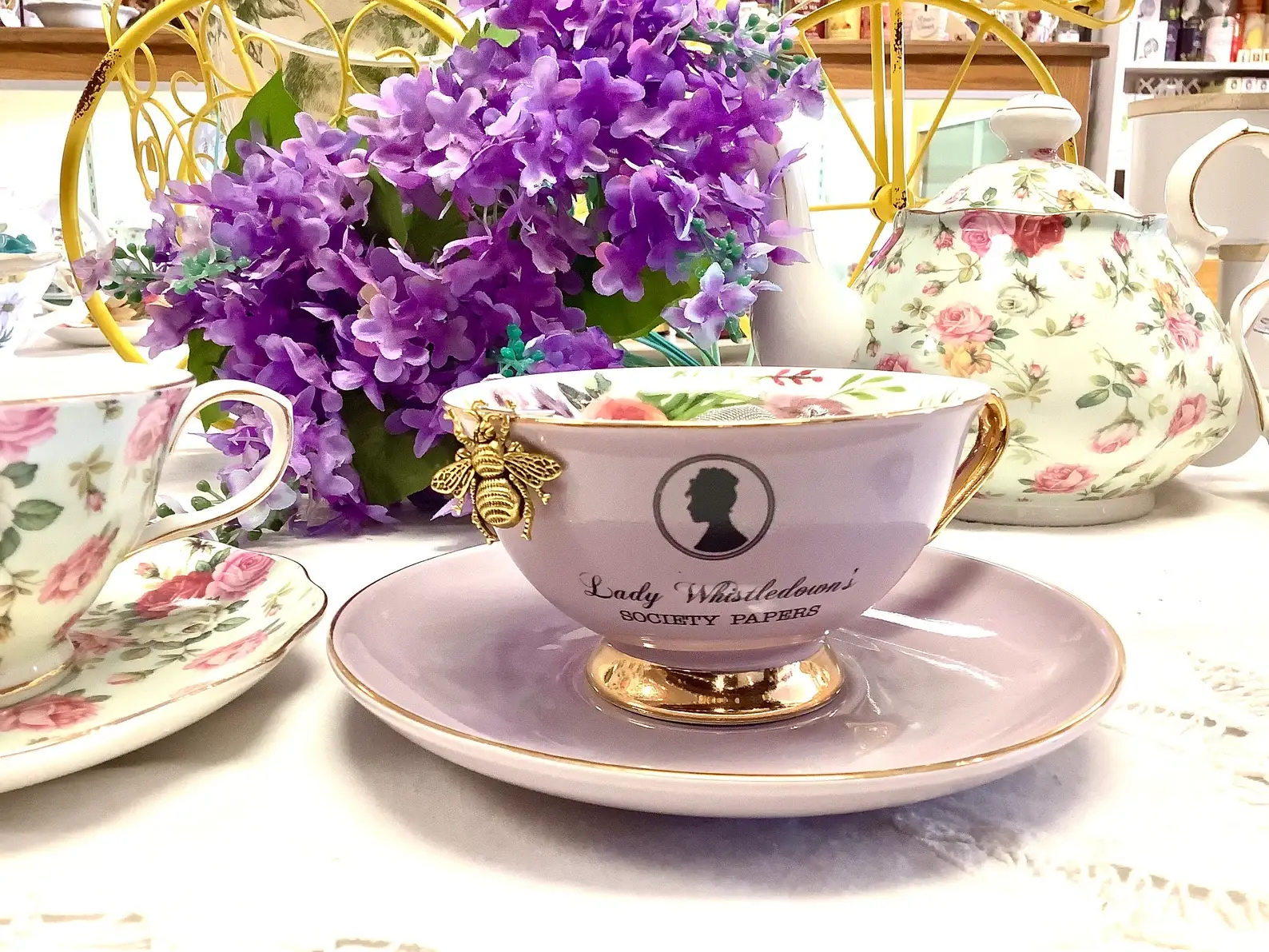 All Little Cute Things – wholesale Tea strainer/infuser – Tea Ball Infuser Regency. The Gold Bee4