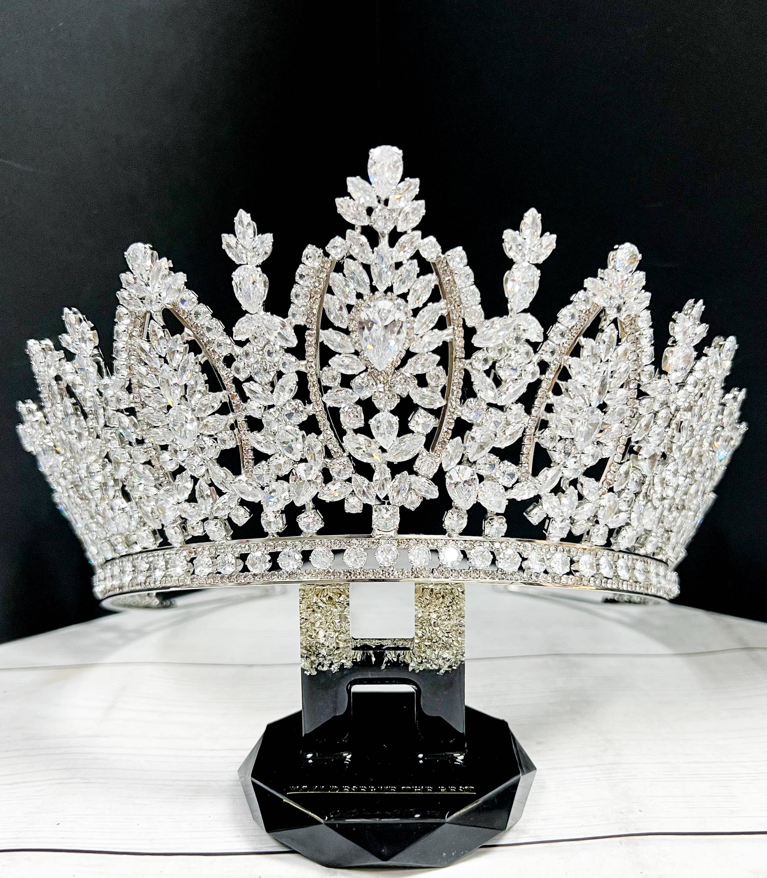 Happy Dream Gifts – wholesale Partyhatt/-krona – Silver Zirkonia krona, Brudkristallkrona, Bröllopskrona