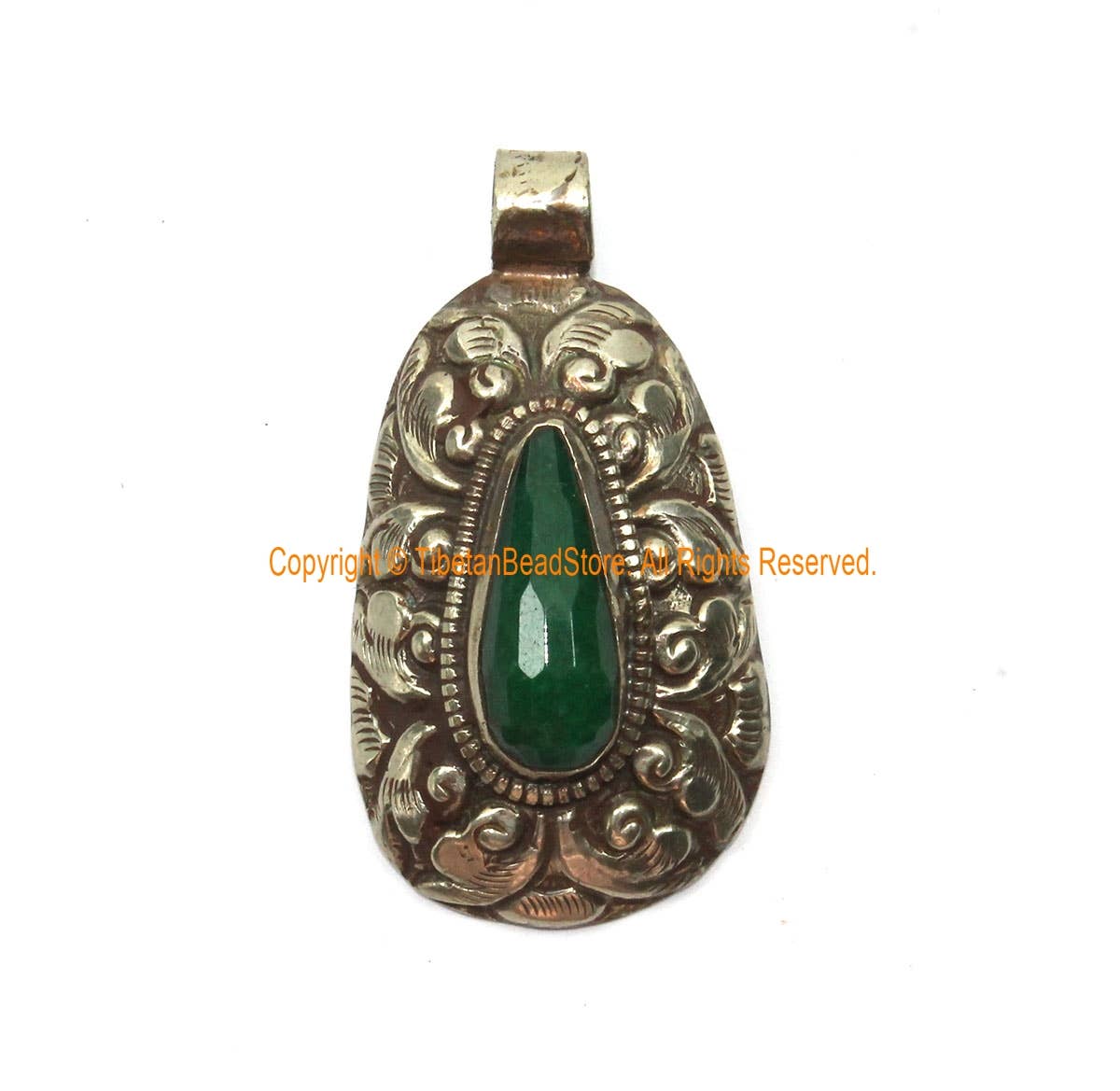 Tibetan Bead Store - Wholesale Pendant/Charm Necklace - Ethnic Tibetan Green Quartz Pendant - WM7943