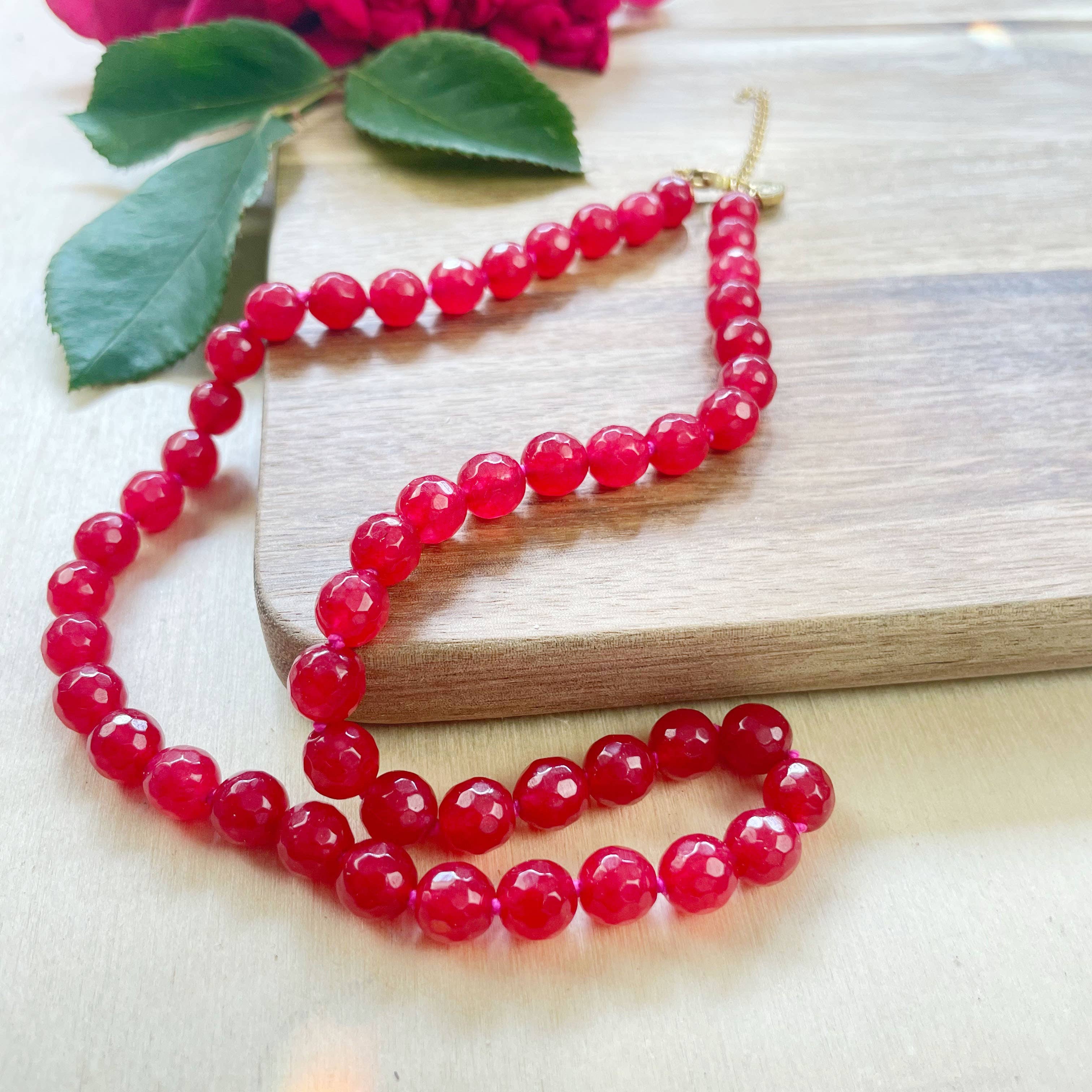 Ewelina Pas Jewelry - Wholesale Kralen/parelketting - Roodgeverfde Jade gefacetteerde 8 mm kralenketting2