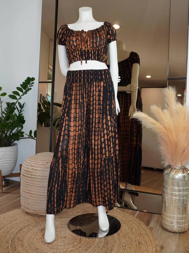 Ensemble Deux Pièces Tie-Dye | Haut Smocké Bohème & Pantalon Ample pour la vente par Crafts Love Dreams