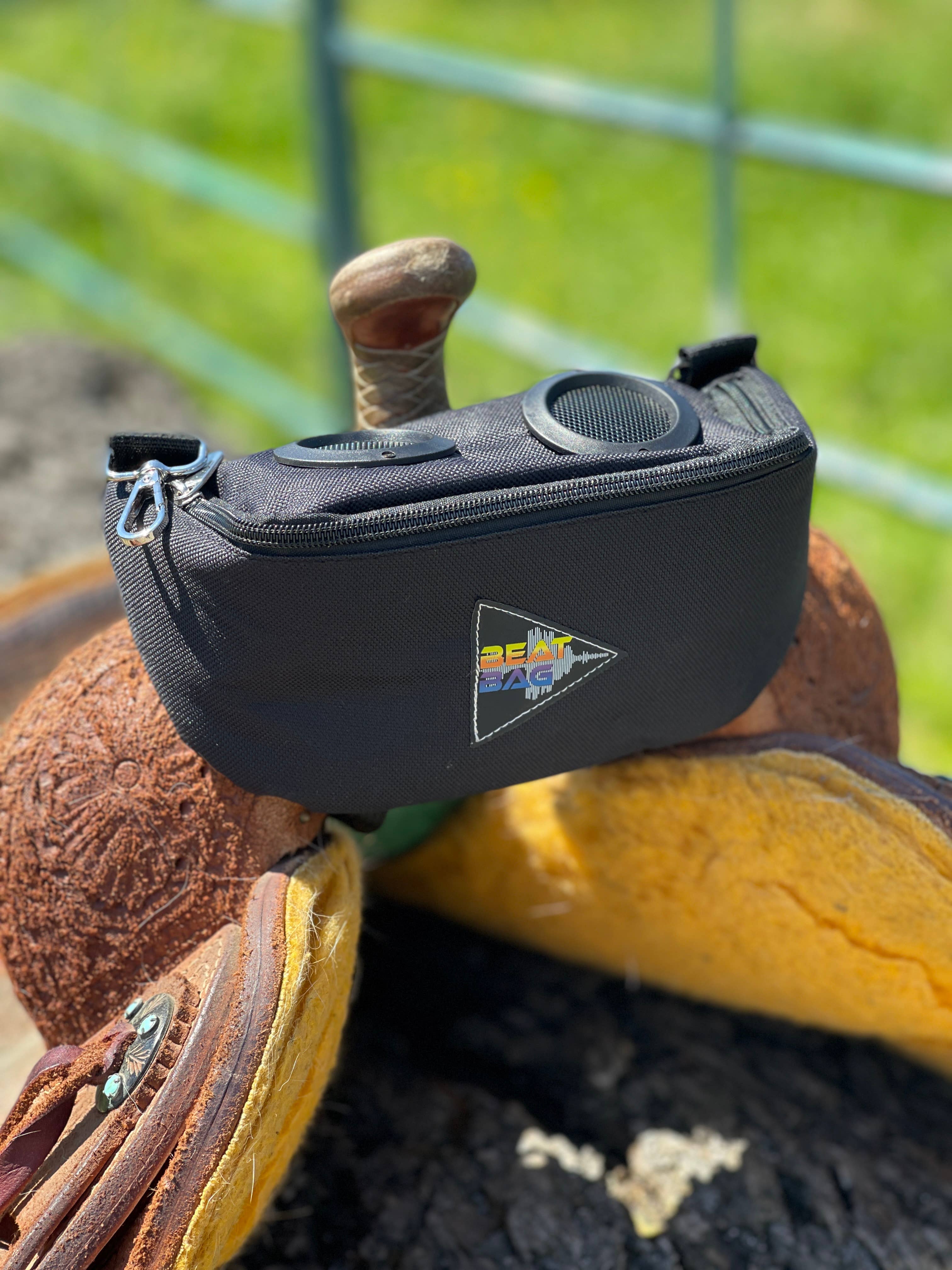 Schulz Equine – wholesale Horseback riding gear – Beat Bag26