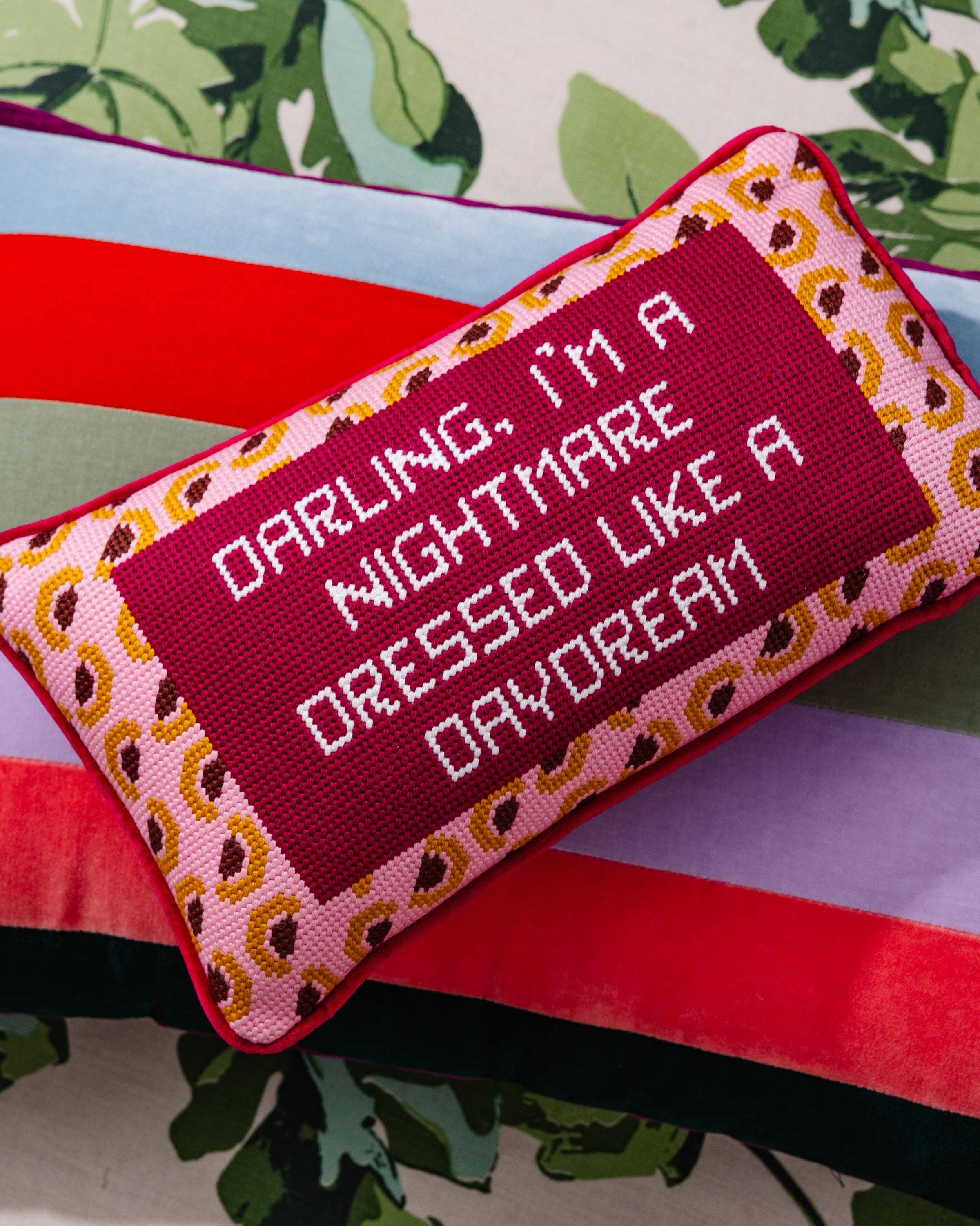 Furbish Studio - Venta al por mayor Cojín decorativo - Cojín de punto de aguja « Dressed Like A Daydream »2