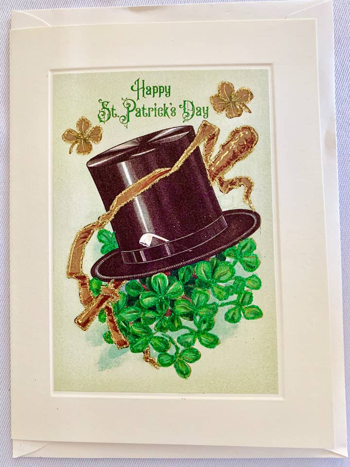 Tarjeta de felicitación del día de San Patricio con sombrero y trébol para venta al por mayor de ELLegant Creations, LLC