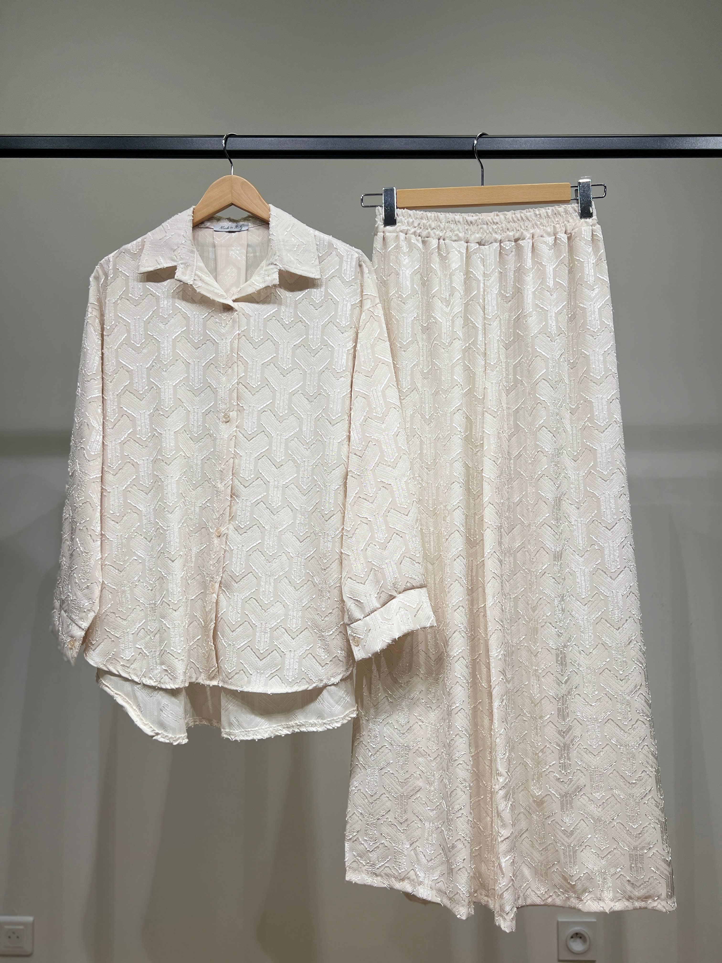 L'Emotion - Wholesale Top & Pant Set (NOT Loungewear) - Women's - Shiny Geometric Pattern Blouse and Pants Set0