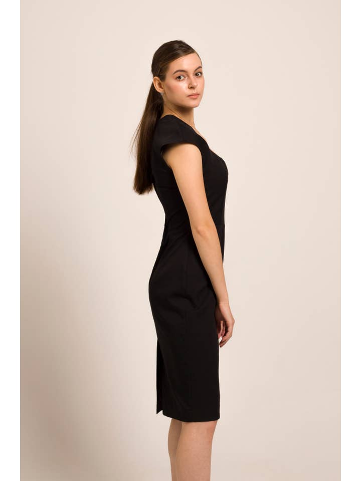 TAVROVSKA - Vendita all'ingrosso Vestito - Donna - Abito tubino con scollo quadrato, tubino nero midi1