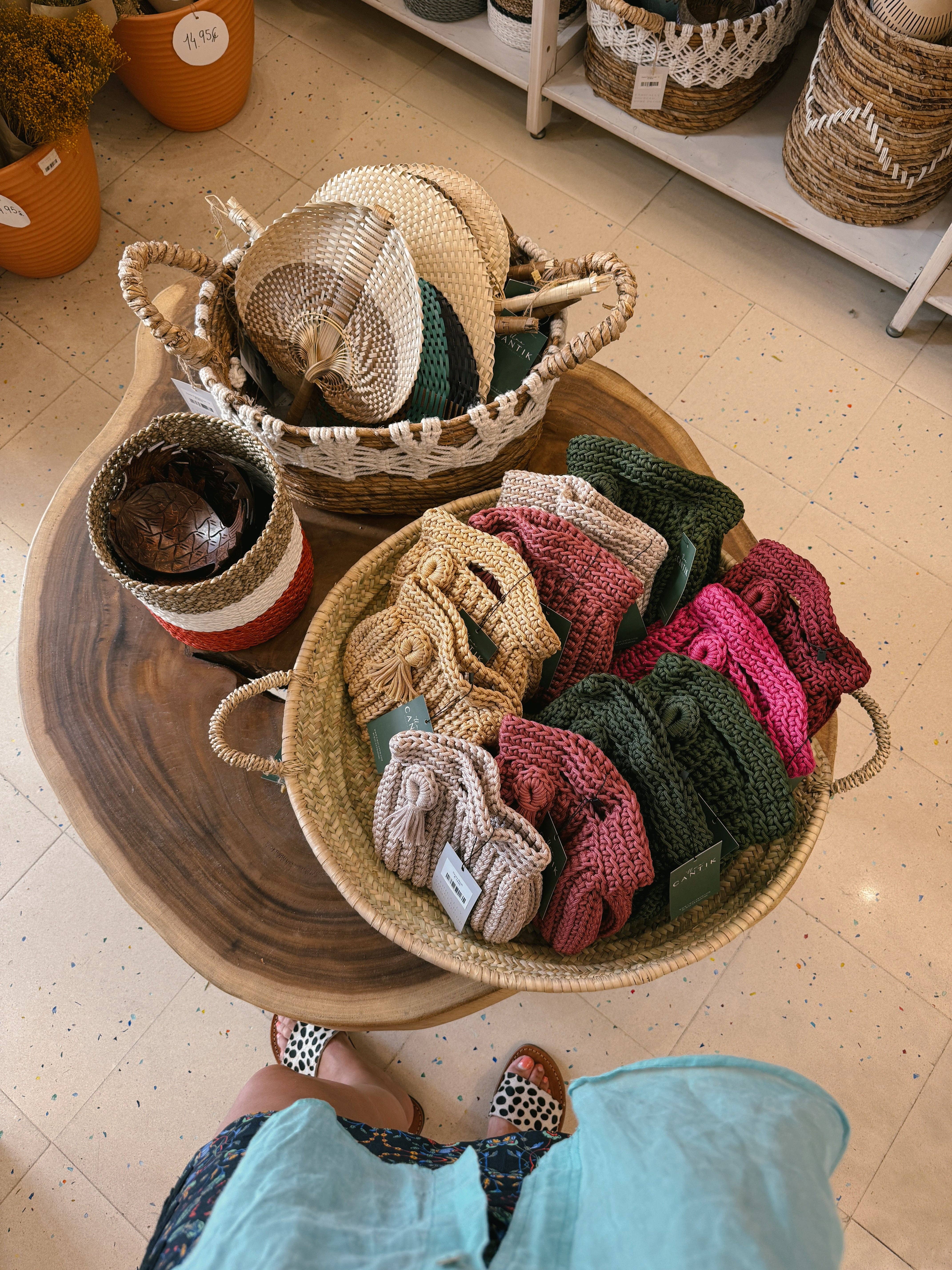 Uma Cantik - Wholesale Decorative Tabletop Object - Malinha Nook0