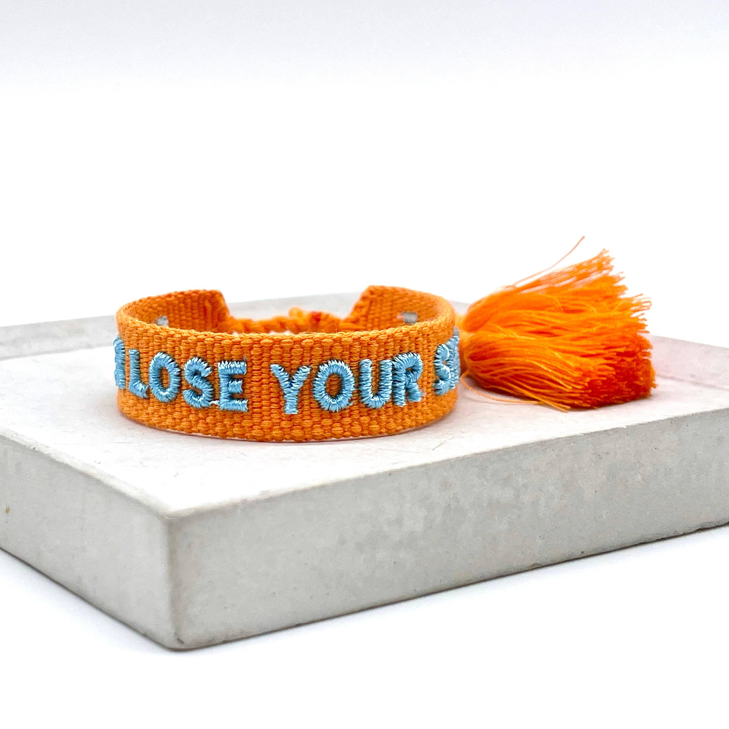 NEVER LOSE YOUR SPARKLE Statement Armband gewebt, bestickt im