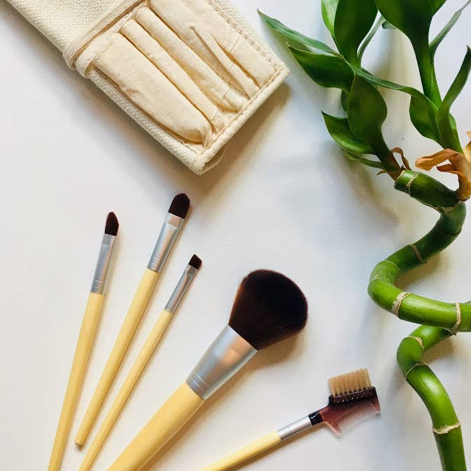 Honeybee Gardens Natural Cosmetics & Body Care - Wholesale Makeup Brush Set - Eco Friendly Brush Set4