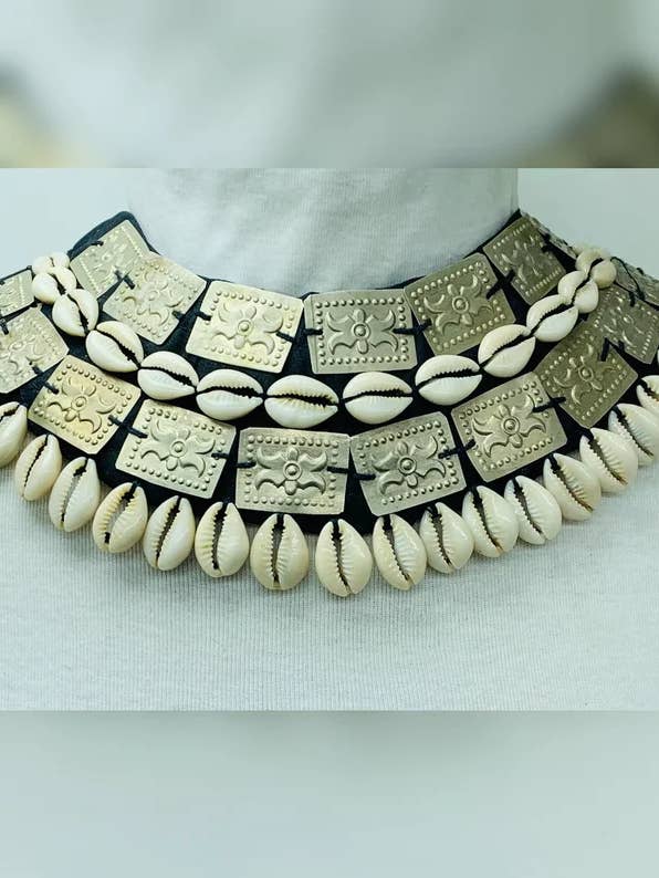 Unik Boho halskæde med skaller og metalstykker for engroshandel hos vintarust