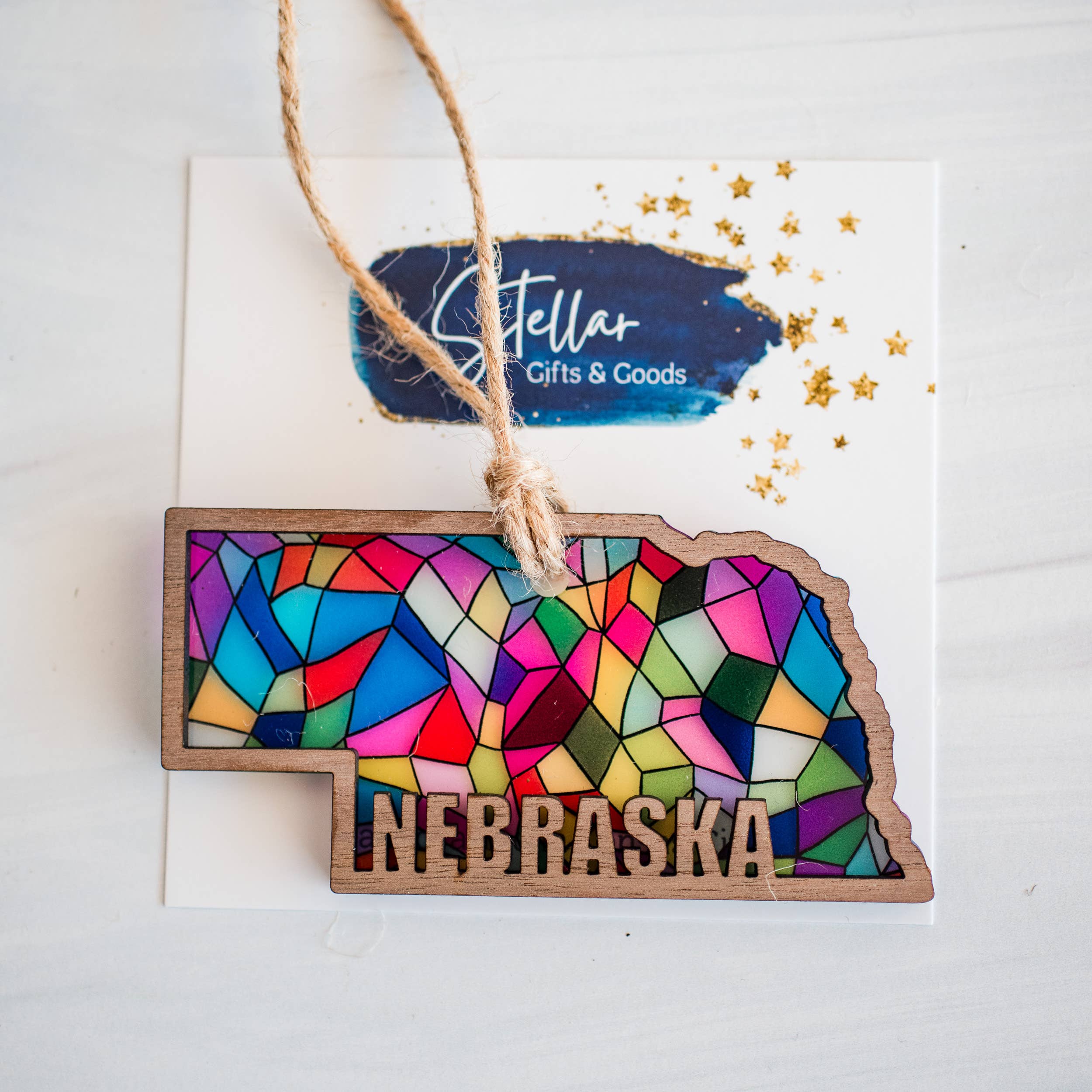 Stellar Gifts & Goods Wholesale - Vente Objets de décoration - Ornements - Vitrail Fête d'État - Noël Local18