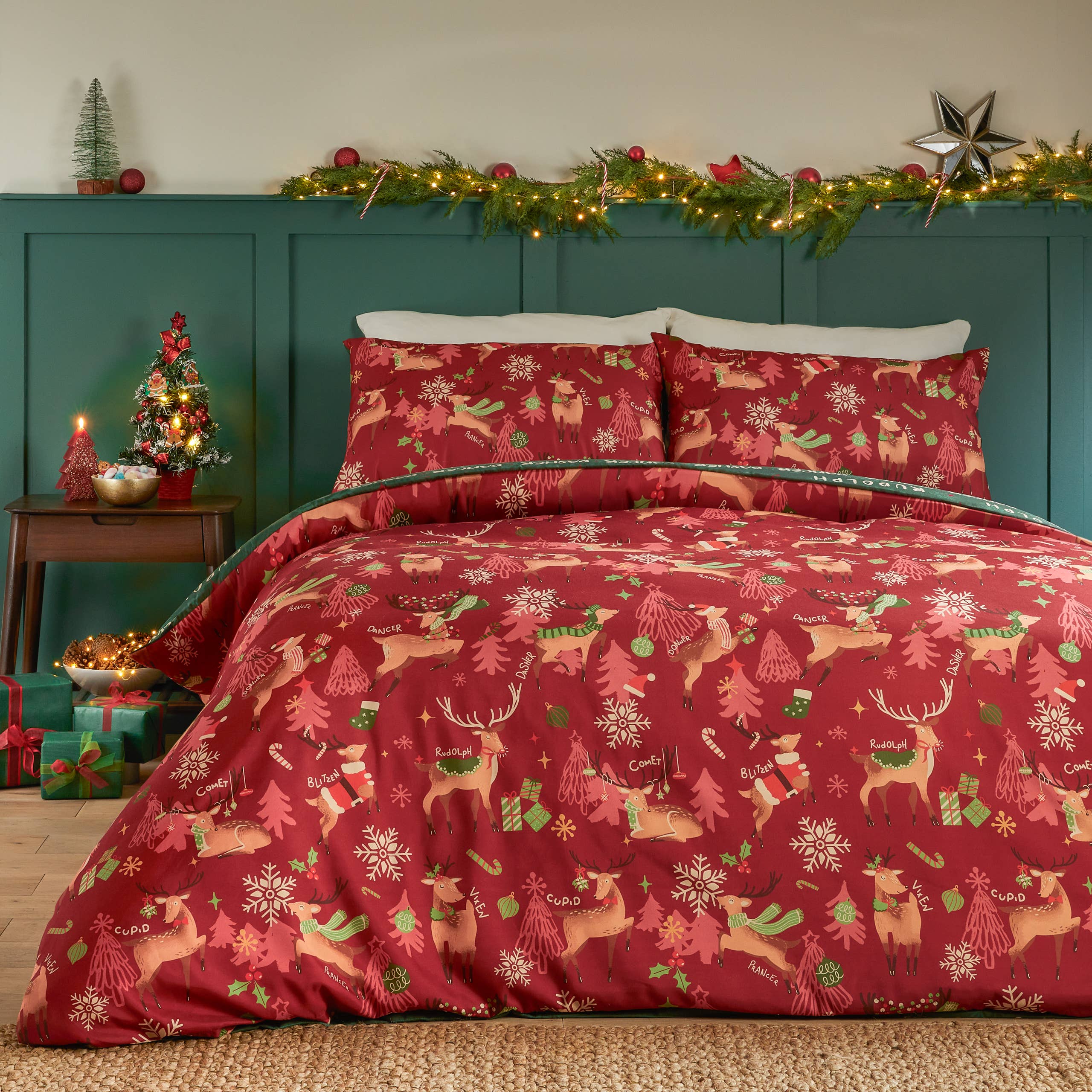 Sleigh Team Soft Touch Duvet Cover Set Red for wholesale on Faire0