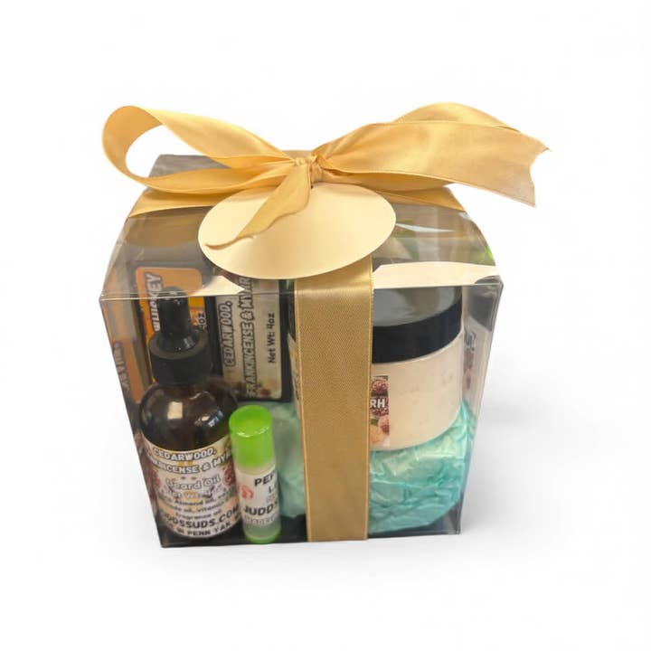 Presentkorg för män | Skäggvård & grooming-set | Handgjorda tvålar, skäggolja, skäggsmör & läppbalsam | Färdig att ge bort-paket för wholesale av Judds Suds