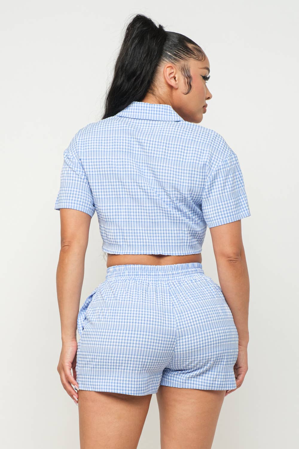 Julia by LoveJ - Wholesale Loungeset - Dames - Set met striksluiting en korte broek met gingham-knoopsluiting aan de voorkant9