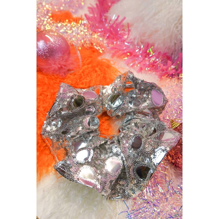 Isolated Heroes – Engroshandel Scrunchie – Kvinder – Barbarella Sølv Paillet Super Scrunchie4