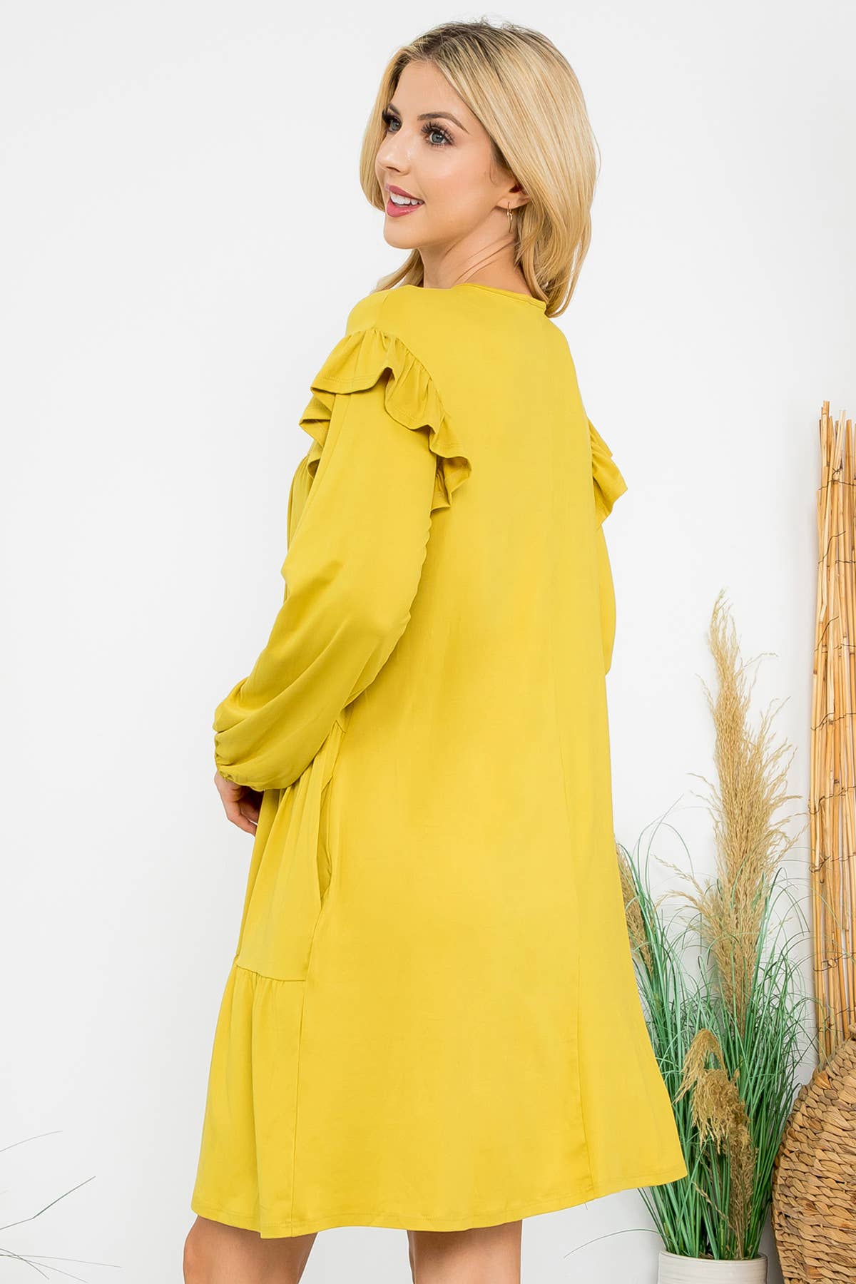 You & Me - Vendita all'ingrosso Vestito - Donna - YMD10024V - ABITO A TINTA UNITA CON DETTAGLIO A VOLANT A MANICHE LUNGHE21